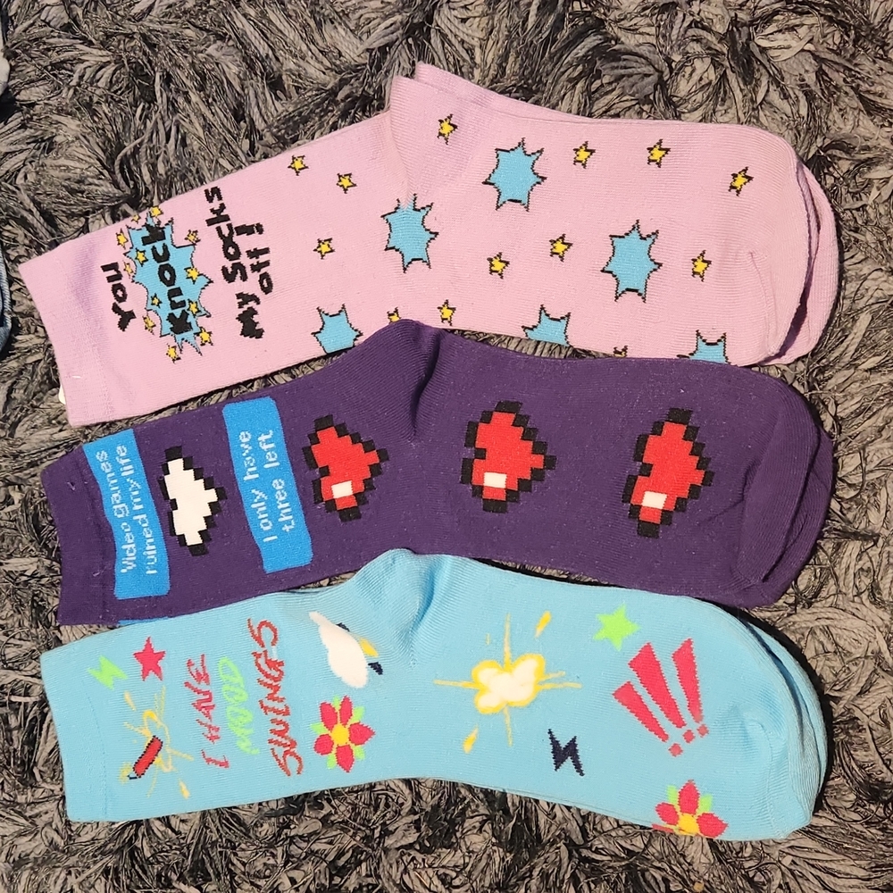 3 pairs of sock expressions graphic socks